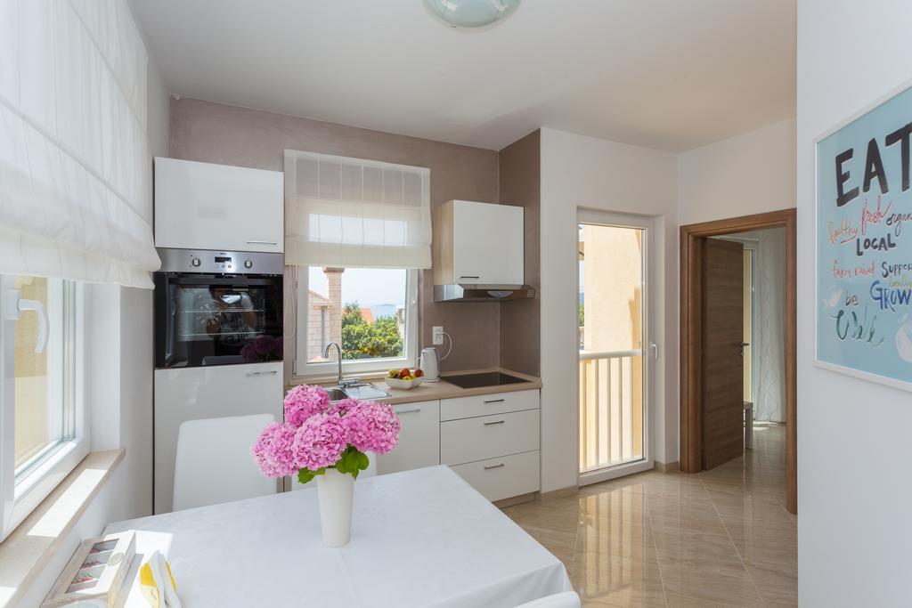 Apartment & Room Ladisic Orasac Buitenkant foto