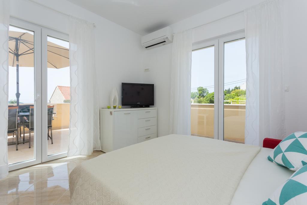 Apartment & Room Ladisic Orasac Buitenkant foto