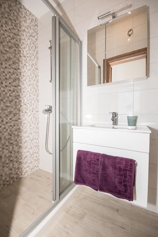 Apartment & Room Ladisic Orasac Buitenkant foto
