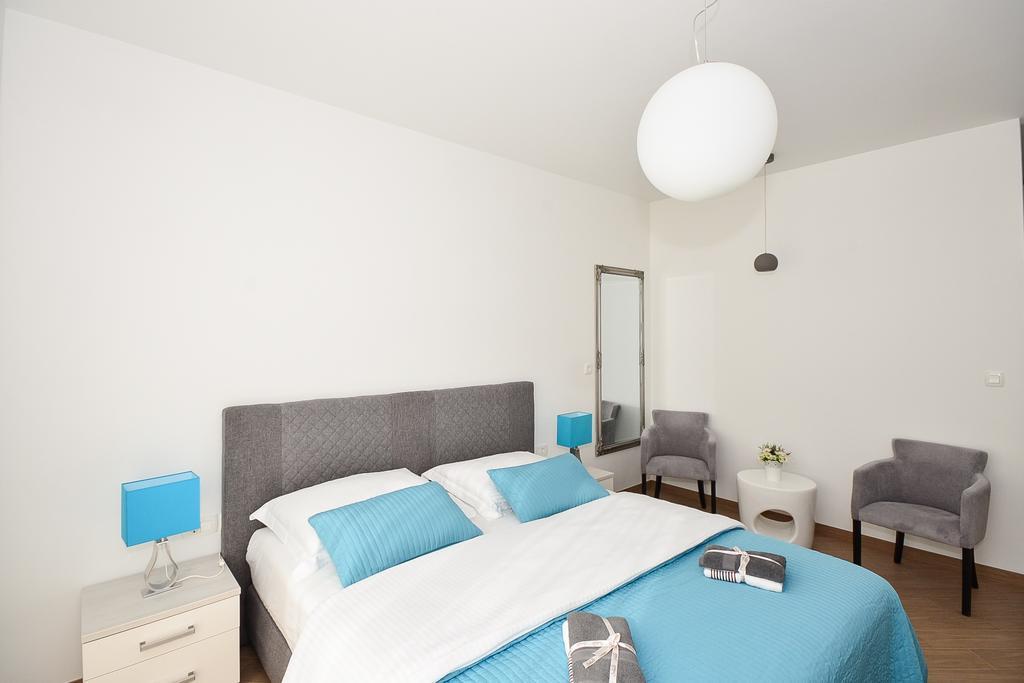 Apartment & Room Ladisic Orasac Buitenkant foto